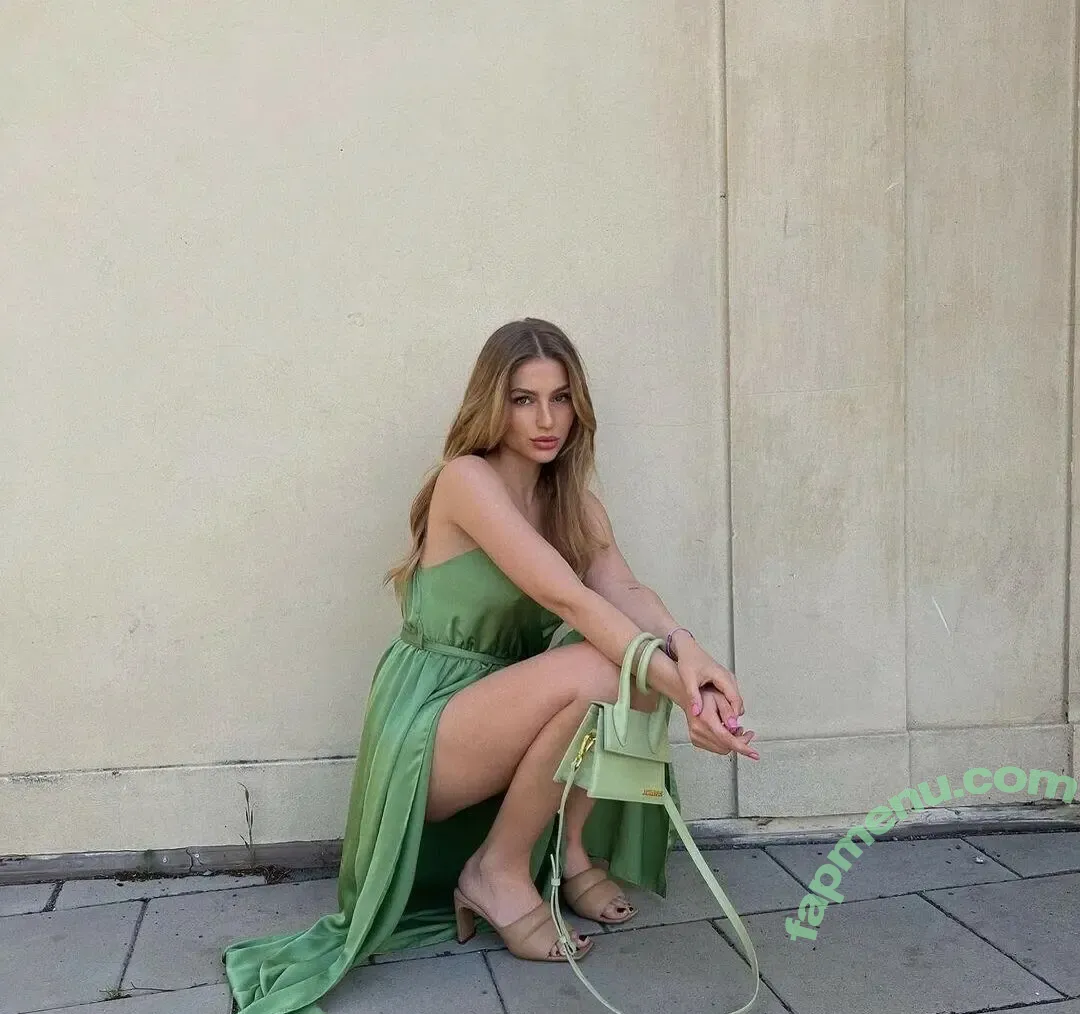 Karolína Malisová nude photo #0019 (karolinamalisova)