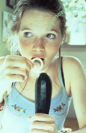 Karoline Herfurth / karolineherfurth nude photo #0084