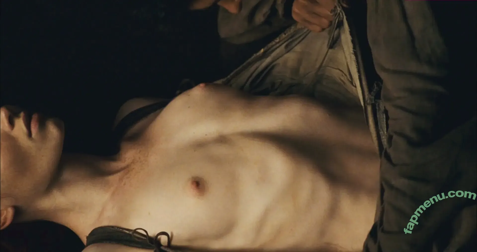 Karoline Herfurth nude photo #0089 (karolineherfurth)