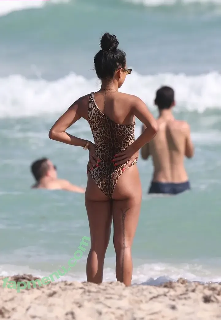 Karrueche Tran nude photo #0493 (Karrueche)