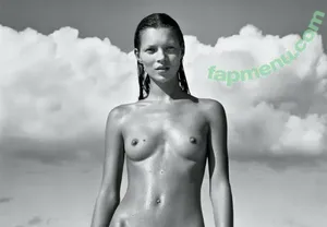 Kate Moss / kateamoss / katemossagency nude photo #0663