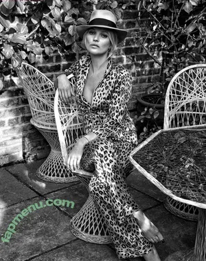 Kate Moss / kateamoss / katemossagency nude photo #0675