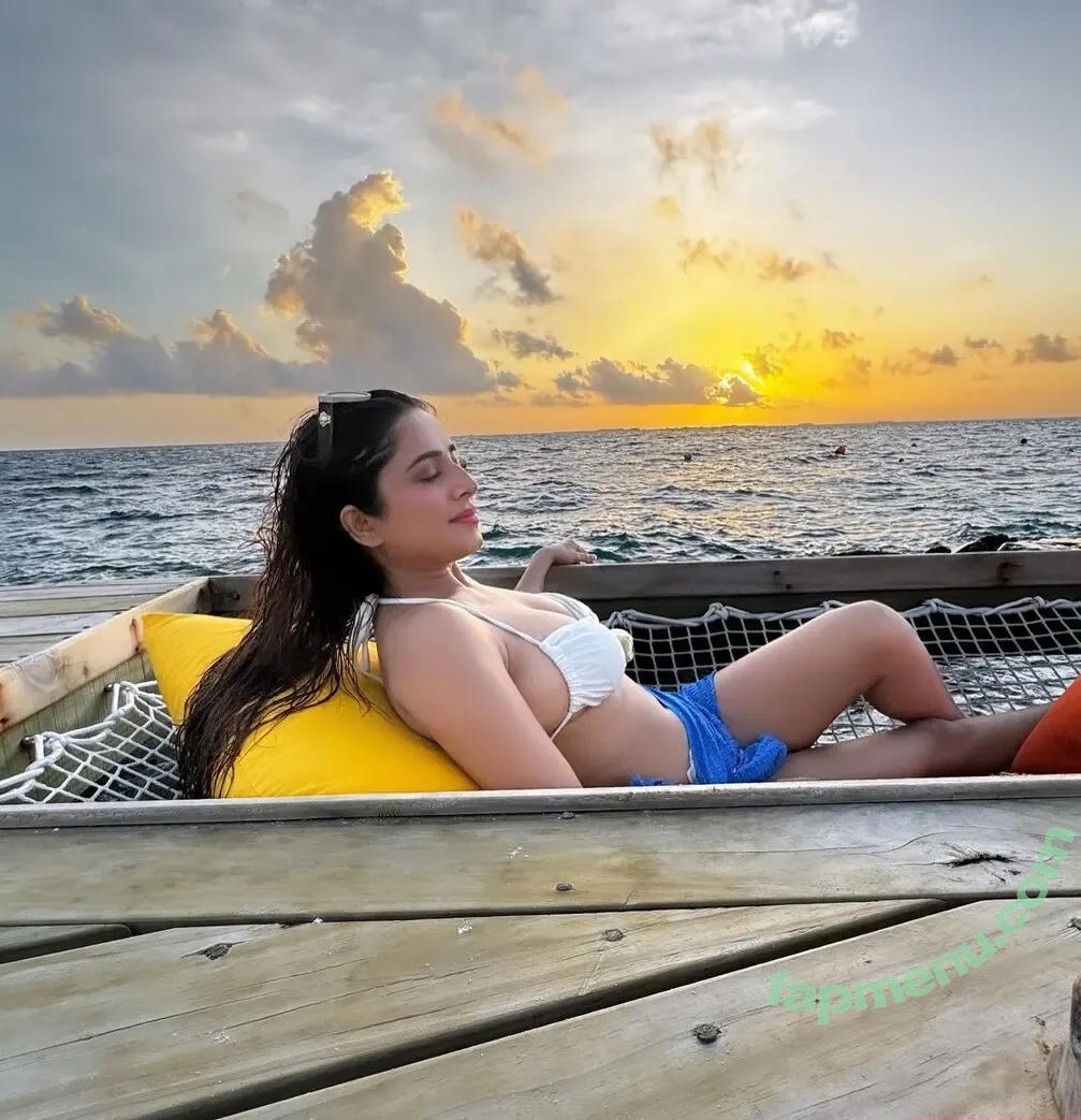 Kate Sharma nude photo #0261 (katesharma)