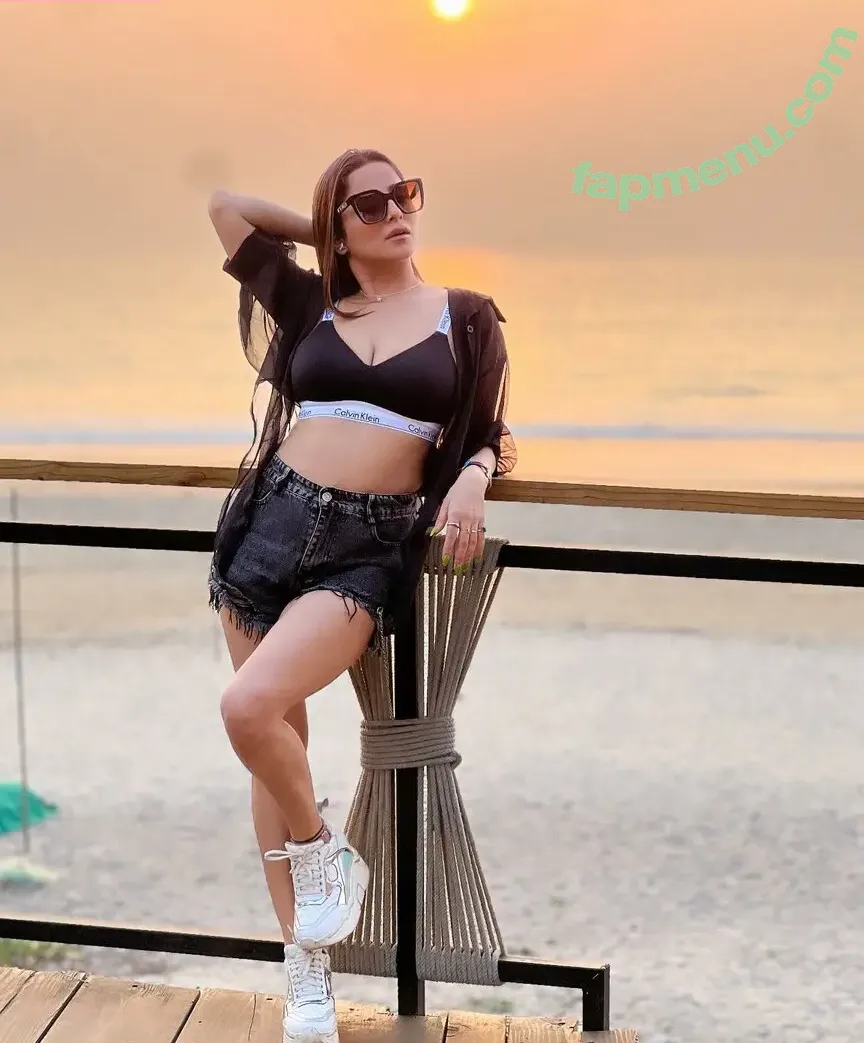 Kate Sharma nude photo #0301 (katesharma)