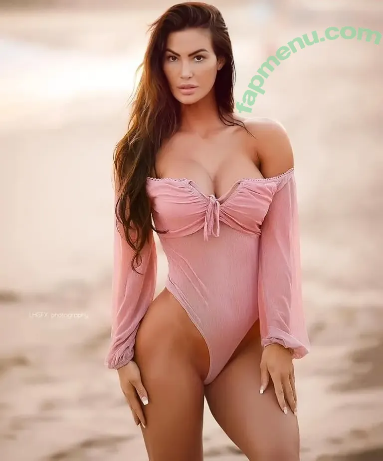 Katelyn Runch nude photo #0007 (mrs_black_cbr)
