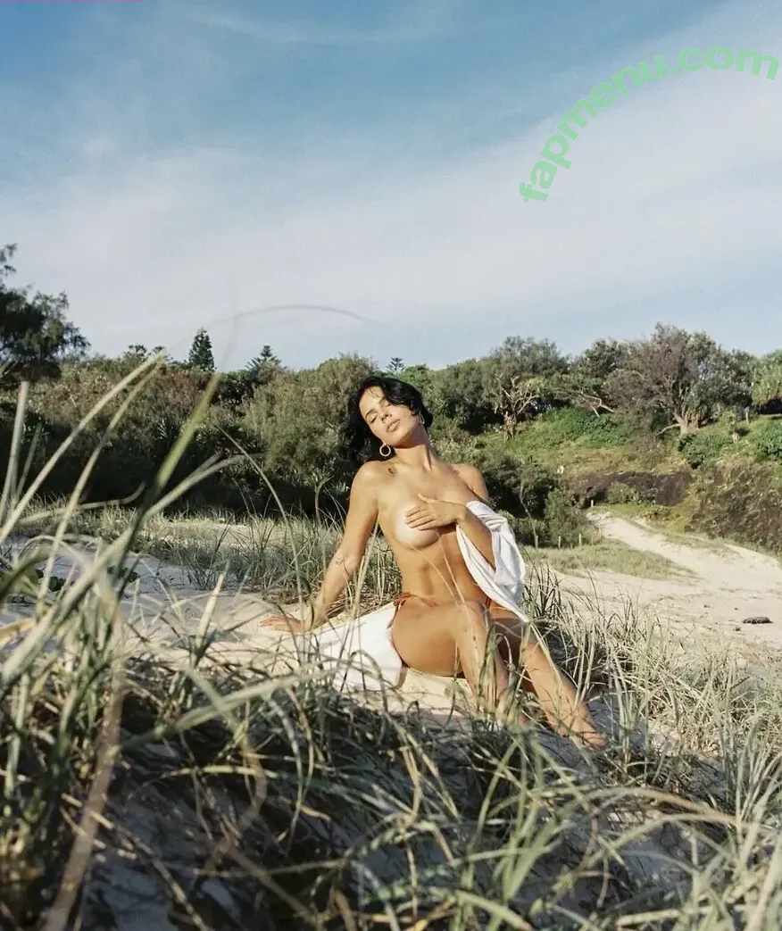 Katerina Reeves nude photo #0012 (Enigmaticcelestial)