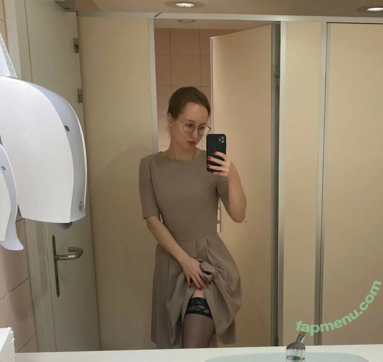 Kateryna Harbuzova nude photo #0007 (katerynaharbuzova)