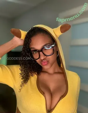 katgoddesstease / katgoddessx nude photo #0015