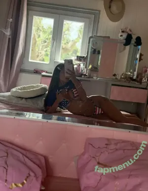  nude photo #0004