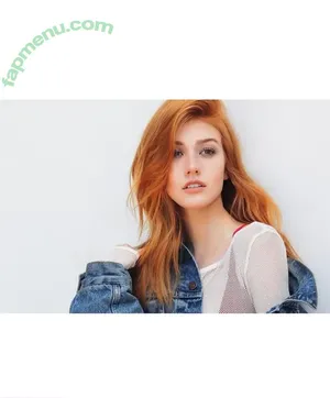 Katherine McNamara / kat.mcnamara nude photo #1004