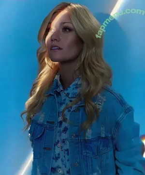 Katherine McNamara / kat.mcnamara nude photo #1005