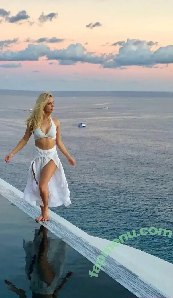 Katheryn Winnick nude photo #0060 (KatherynWinnick / basic_instinct)