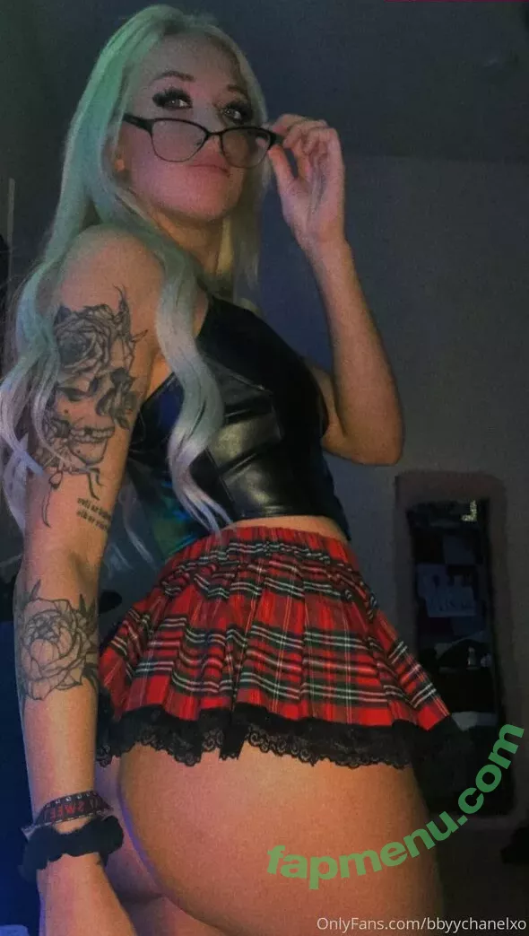 katiewarren18 nude photo #0045 (katiewarrennn)