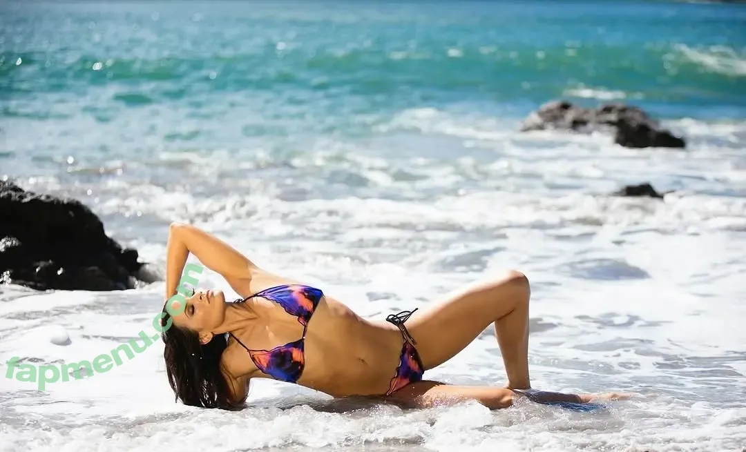 Katrina Law nude photo #0145 (katrinalaw)