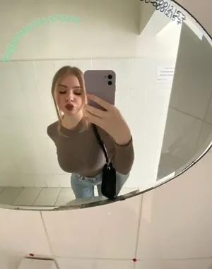 katrlvinaa / katlavinaa nude photo #0013