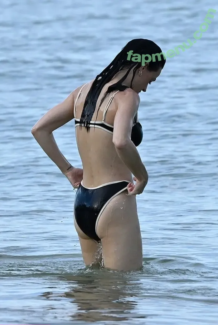 Katy Perry nude photo #0137 (katyperry)