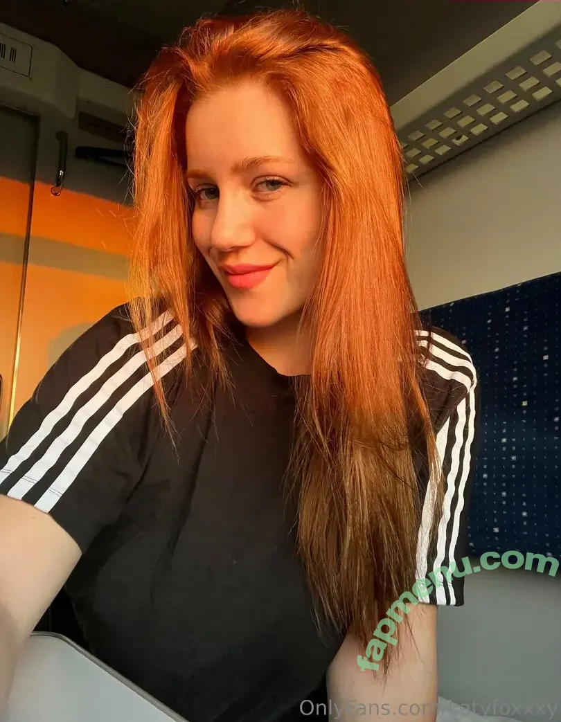 katyfoxxxy nude photo #0070 (katyfoxxxy)