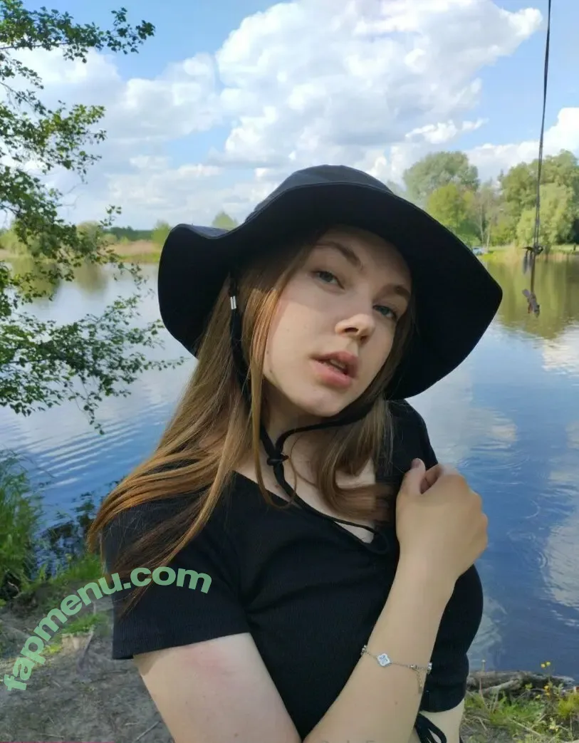 katywhite nude photo #0001 (katy_liz_white)