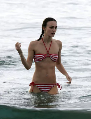 Keira Knightley / keira_knight / keiracknightleys / keiraksource nude photo #0013