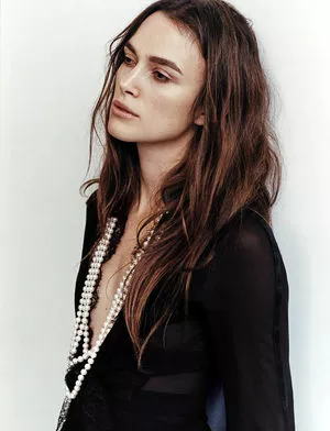 Keira Knightley / keira_knight / keiracknightleys / keiraksource nude photo #0037