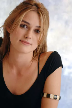 Keira Knightley / keira_knight / keiracknightleys / keiraksource nude photo #0075