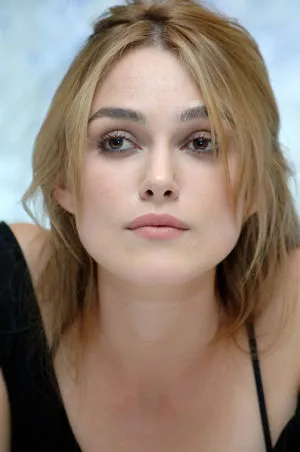Keira Knightley / keira_knight / keiracknightleys / keiraksource nude photo #0076
