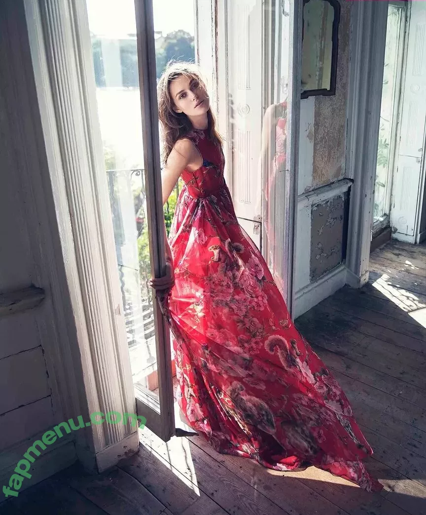 Keira Knightley nude photo #0137 (keira_knight / keiracknightleys / keiraksource)