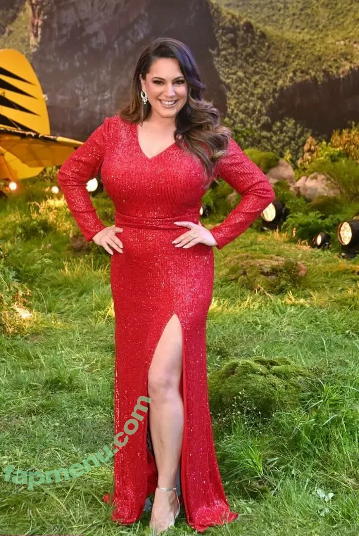 Kelly Brook nude photo #1666 (IAMKELLYBROOK / iamkb)