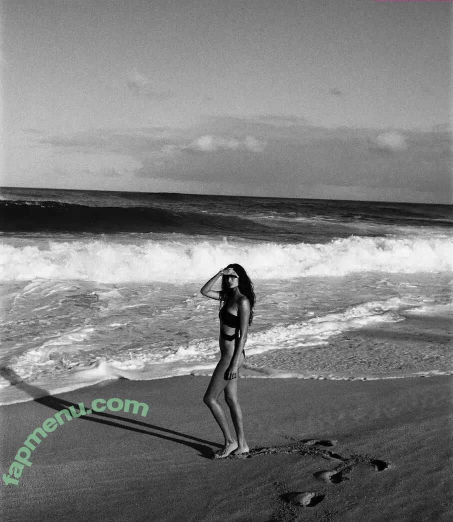 Kelly Gale nude photo #1191 (kellybellyboom / kellygale)