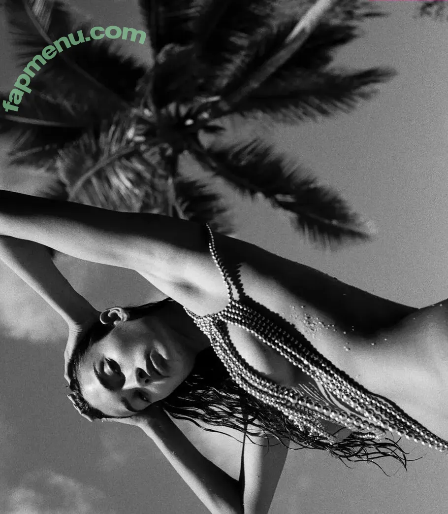 Kelly Gale nude photo #1195 (kellybellyboom / kellygale)