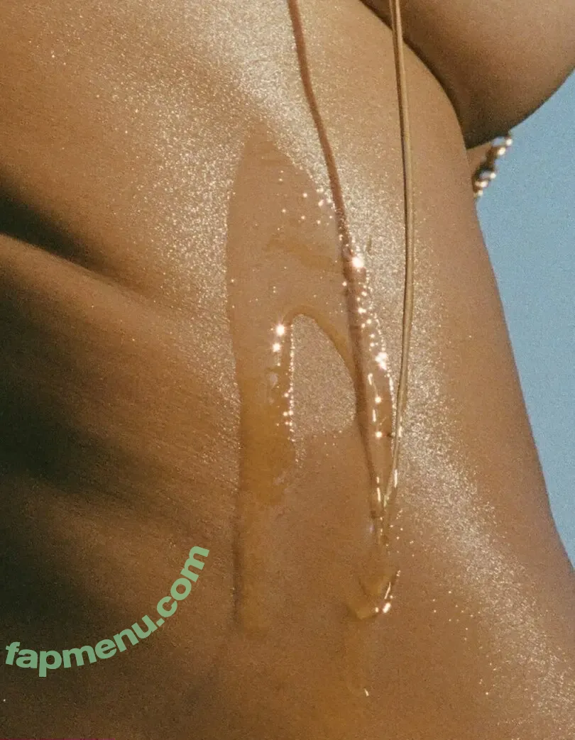 Kelly Gale nude photo #1198 (kellybellyboom / kellygale)