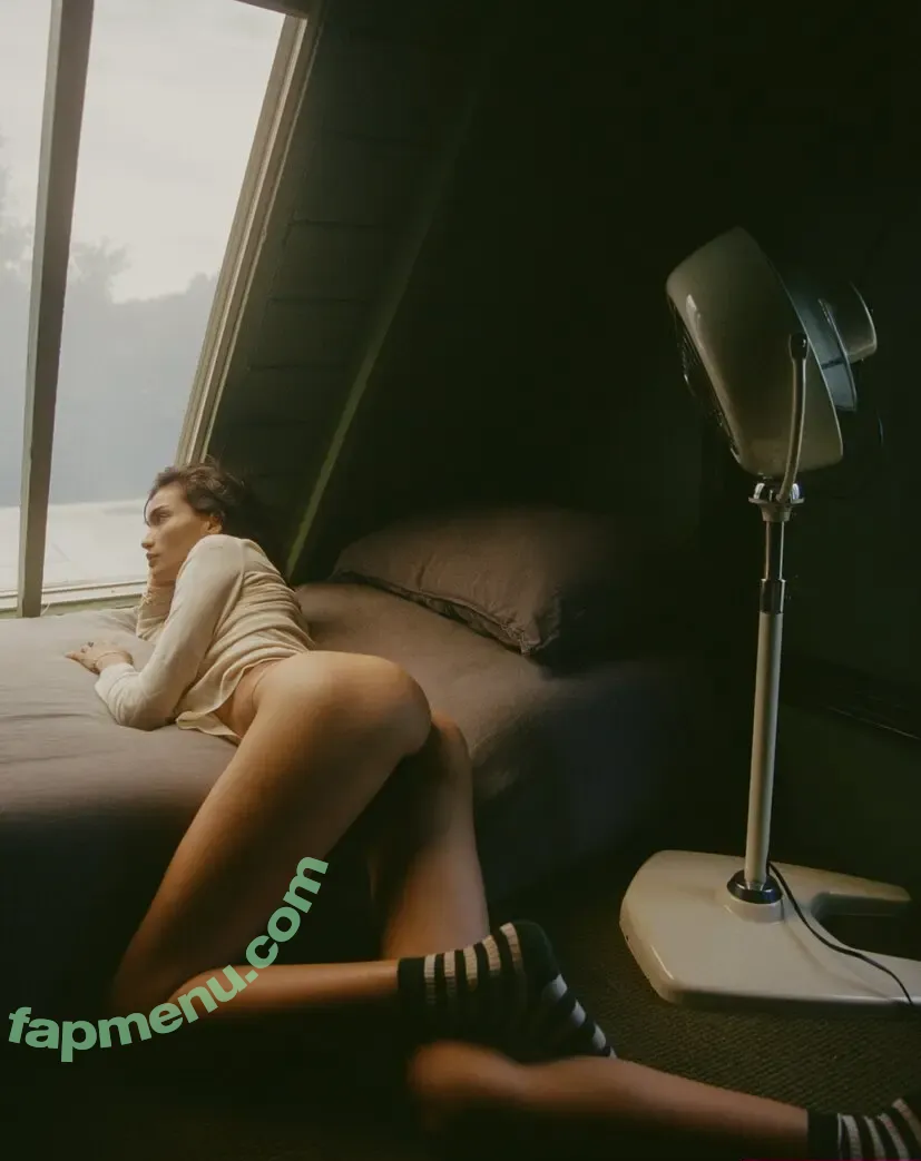Kelly Gale nude photo #1219 (kellybellyboom / kellygale)