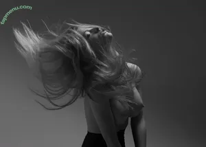 Kelly Rohrbach / kellyrohrbach nude photo #0275