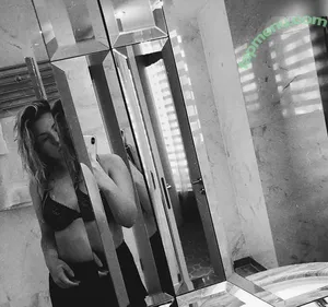 KellyMissesvlog / ajandkelz nude photo #0053