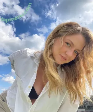 KellyMissesvlog / ajandkelz nude photo #0125