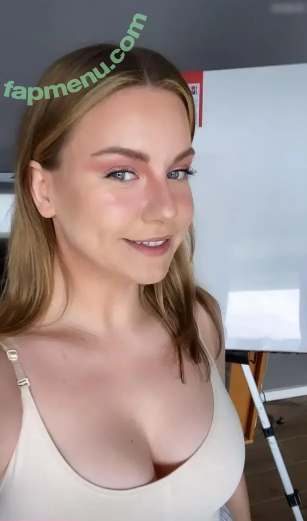 KellyMissesvlog nude photo #0084 (ajandkelz)