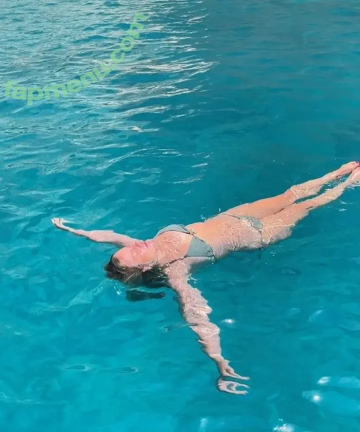 KellyMissesvlog nude photo #0103 (ajandkelz)