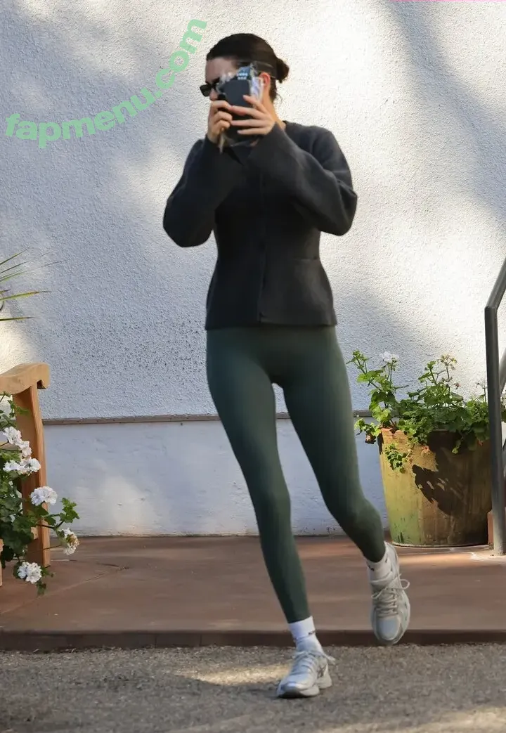 Kendall Jenner nude photo #4470 (KendallJenner)