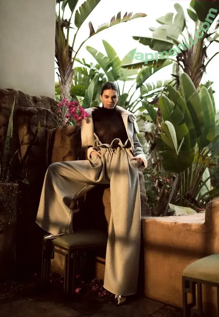 Kendall Jenner nude photo #4481 (KendallJenner)