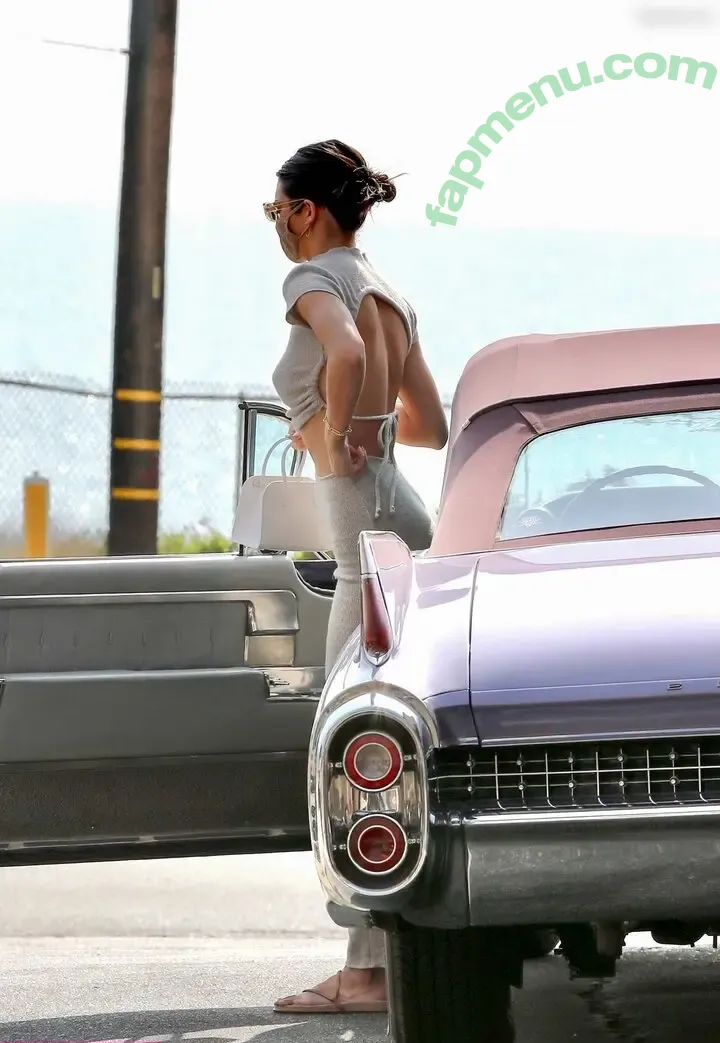 Kendall Jenner nude photo #4747 (KendallJenner)