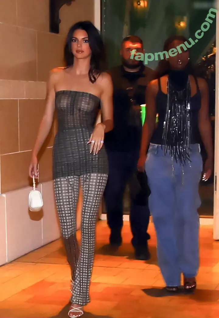 Kendall Jenner nude photo #4859 (KendallJenner)