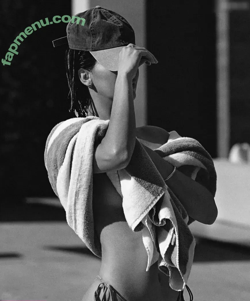 Kendall Jenner nude photo #4873 (KendallJenner)