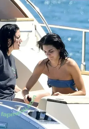 Kendall Jenner / KendallJenner nude photo #5125