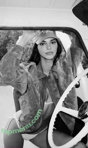 Kendall Jenner / KendallJenner nude photo #5153
