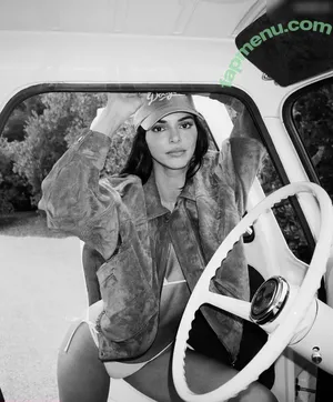 Kendall Jenner / KendallJenner nude photo #5171