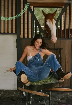 Kendall Jenner / KendallJenner nude photo #5194
