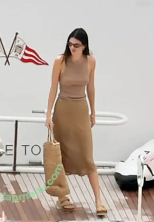 Kendall Jenner / KendallJenner nude photo #5236