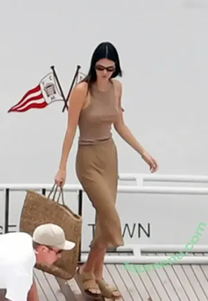 Kendall Jenner / KendallJenner nude photo #5242