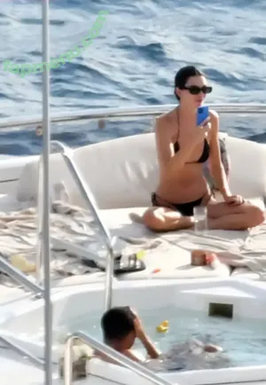 Kendall Jenner / KendallJenner nude photo #5251