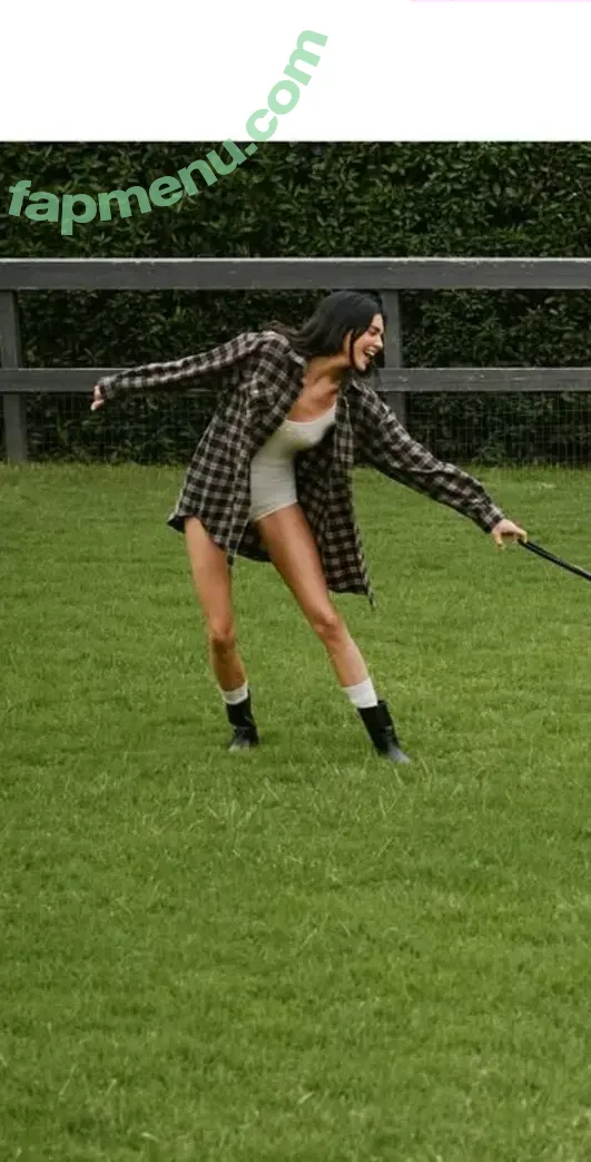 Kendall Jenner nude photo #5150 (KendallJenner)